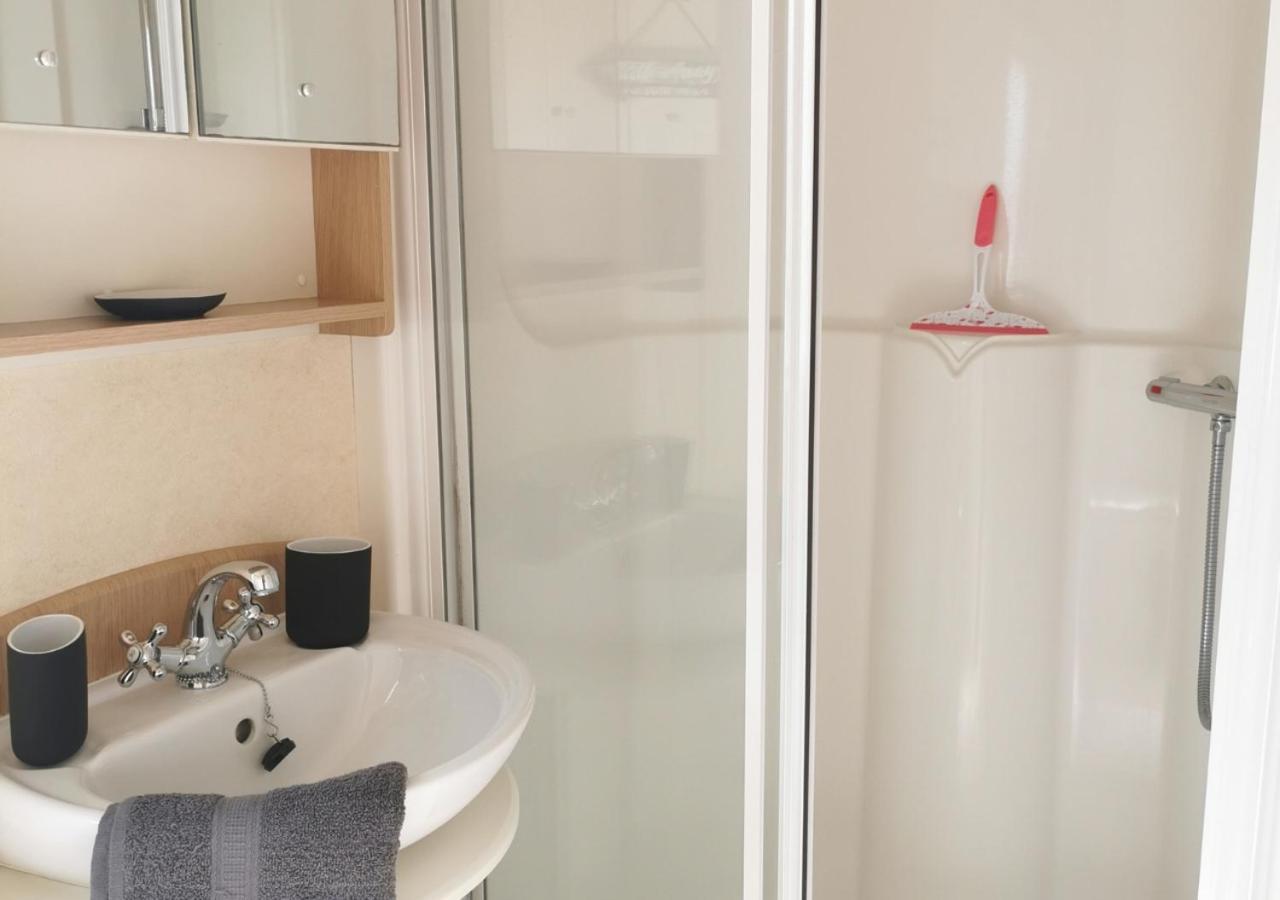 צ'יצ'סטר Tranquil 6 Berth Luxury Holiday Home מראה חיצוני תמונה